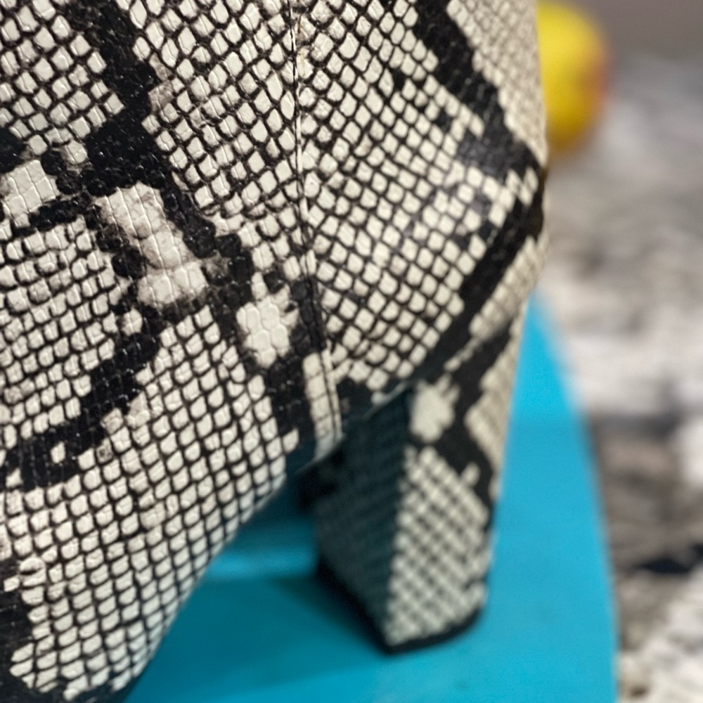 INC  NWT Painton Blk Heel Boots woman’s size 7.5 - Picture 13 of 14